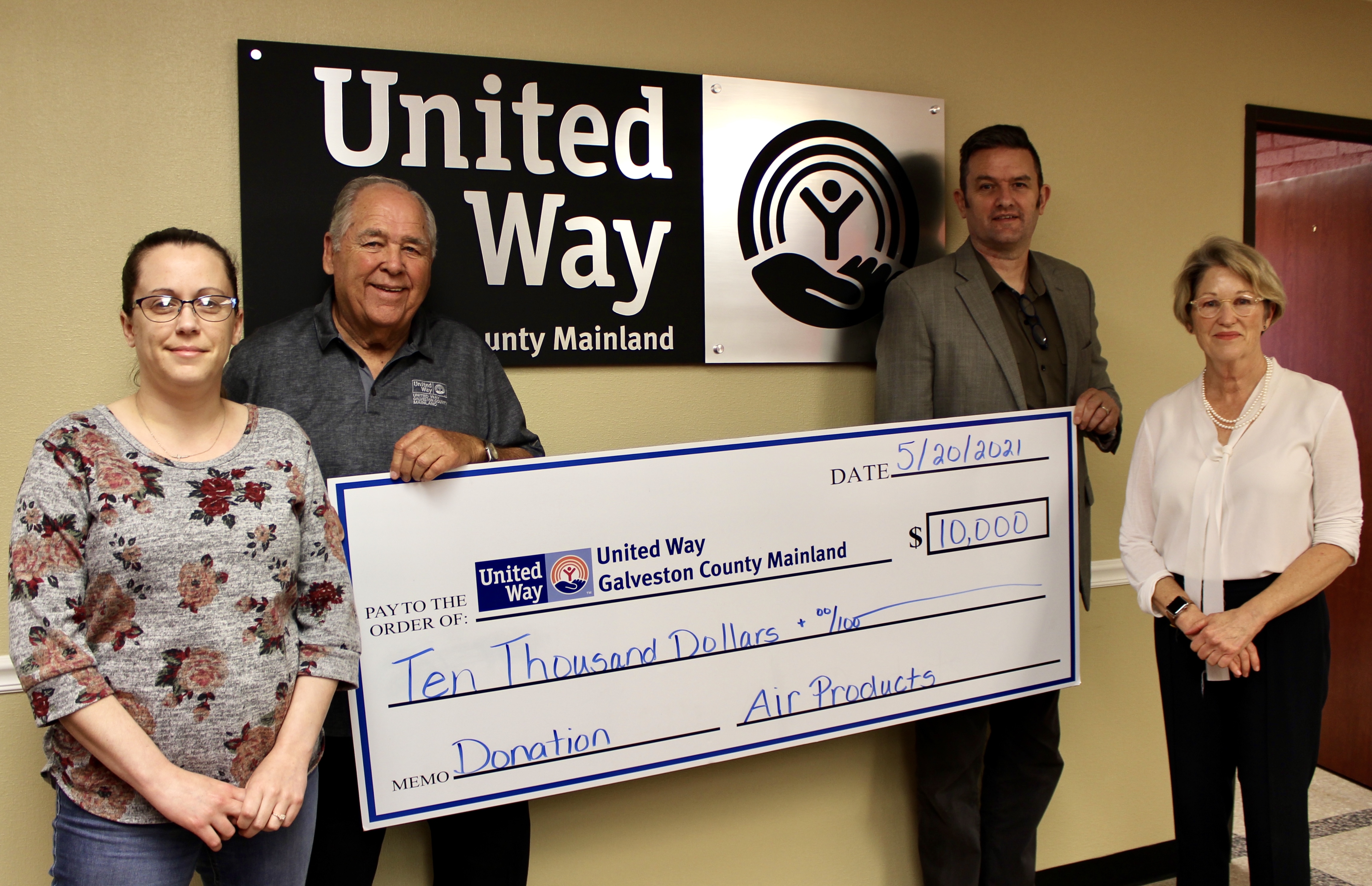 Air Products Foundation Makes $10,000 Donation to United Way Galveston County Mainland: from left, Leslie Ornelas and Chris Delesandri with United Way Galveston County Mainland, Andrew Connolly with Air Products and Kathy Thomas with Community Strategies LLC.